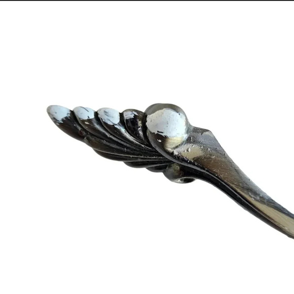 Liberty Hardware P73000H-AB-C Traditional Bow Cabinet Pull, Brass Set Of 12 - Picture 3 of 6